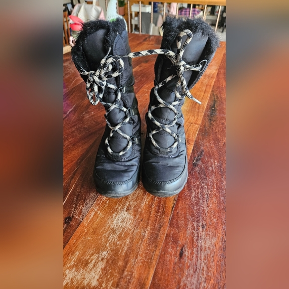 Sorel Black Quilted Boots - Picture 1 of 4